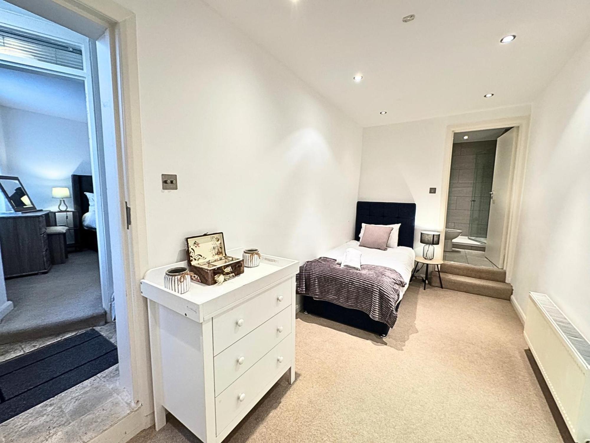 Casa de Férias The Heart Of Kensington Mews - 3 Bedrooms House-private Entrance-hyde Park Walk Away-green Park 9 Minutes Underground- The Of With Glamour Of Kensington