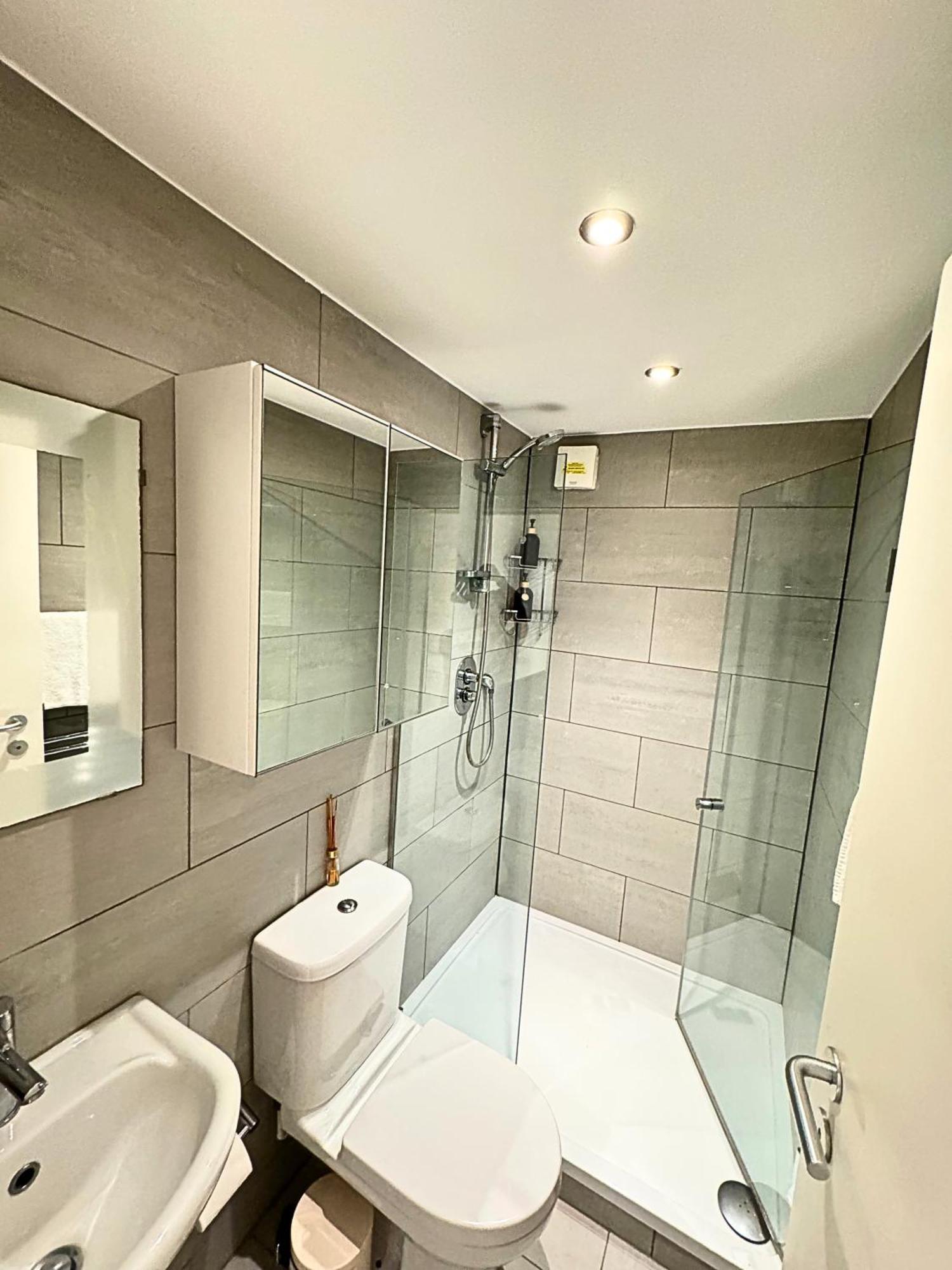 Casa de Férias The Heart Of Kensington Mews - 3 Bedrooms House-private Entrance-hyde Park Walk Away-green Park 9 Minutes Underground- The Of With Glamour Of Kensington Londres